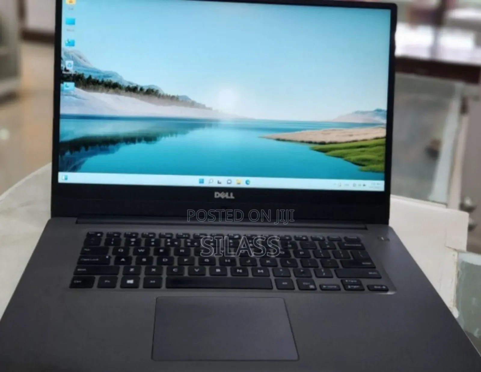 New Laptop Dell Inspiron 15 8GB Intel Core I5 SSD 1T