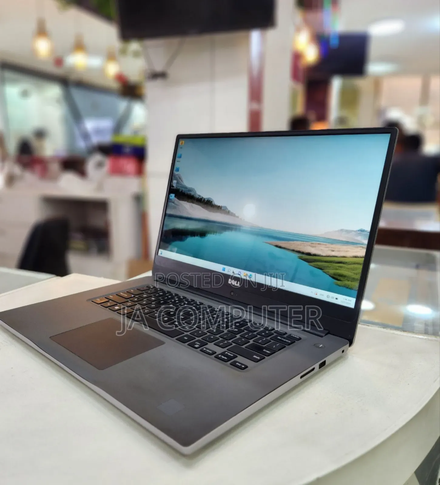 New Laptop Dell Inspiron 15 8GB Intel Core I5 SSHD (Hybrid) 1.5T