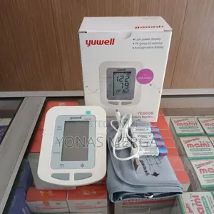 Photo - Upper Arm Blood Pressure Monitor鈕~Clearly Shows the Result