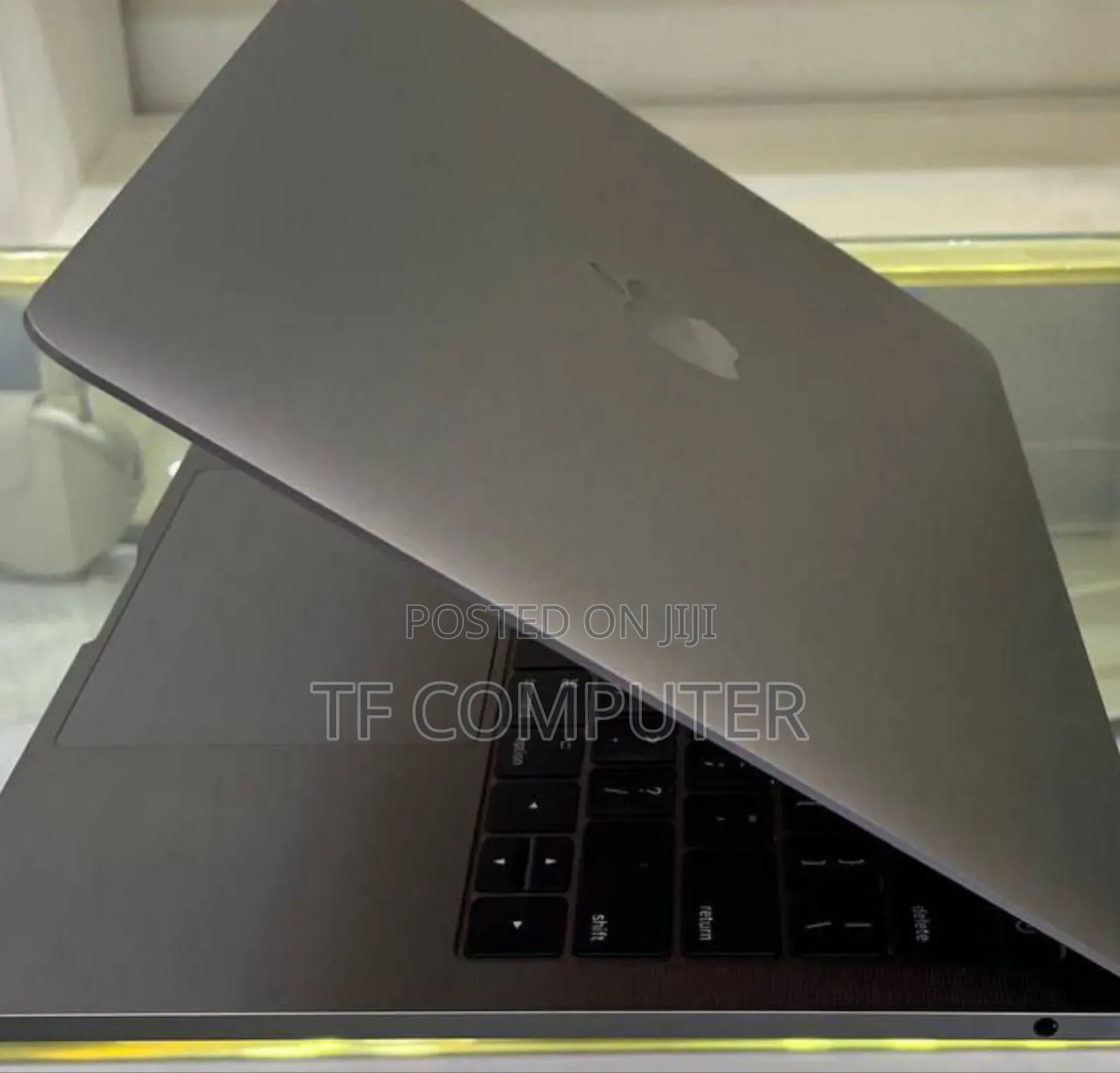 New Laptop Apple MacBook Pro 2017 8GB Intel Core I5 SSD 512GB