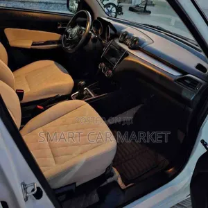 Suzuki Swift 2023 White