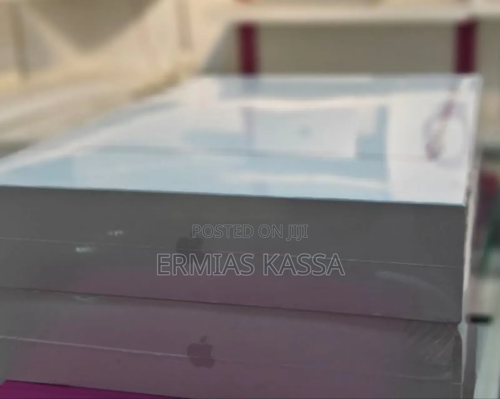 New Laptop Apple MacBook Air 2022 M2 8GB Apple M2 SSD 256GB