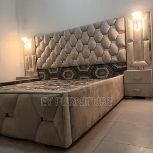 መብራት ያለው አልጋ