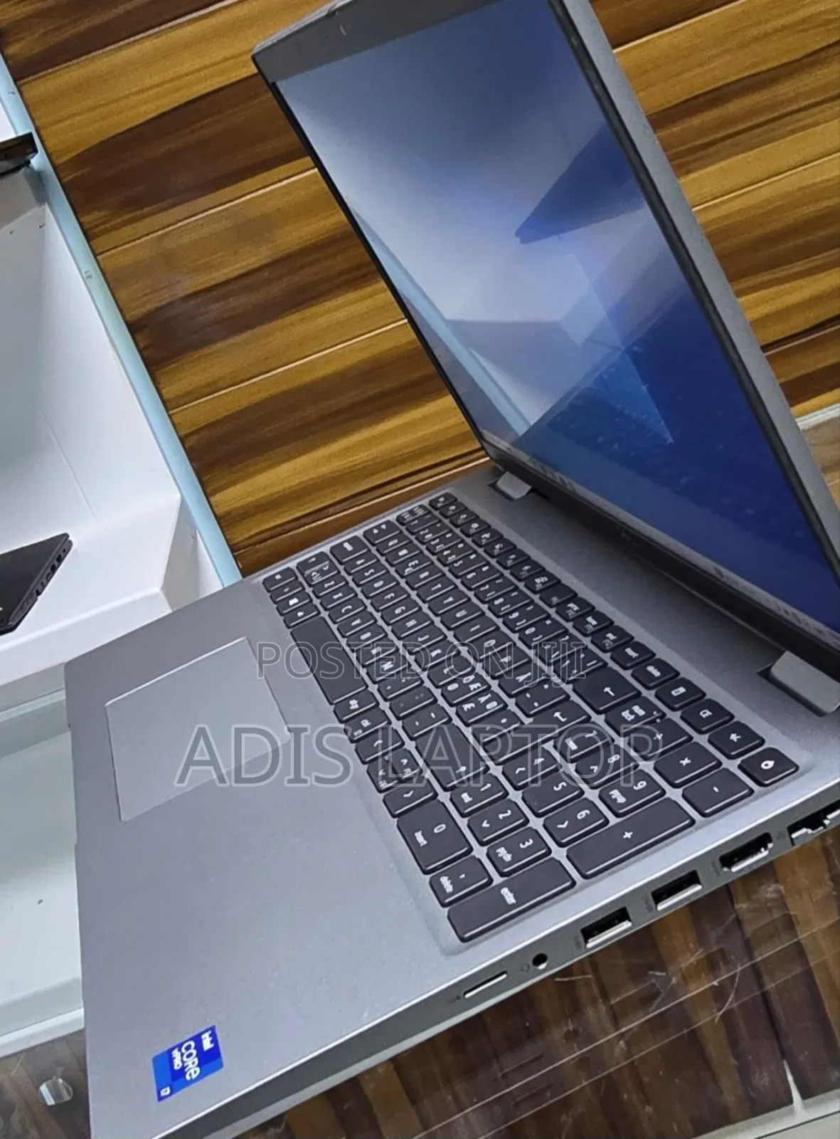 New Laptop Dell Precision 15 3520 32GB Intel Core I7 SSD 512GB