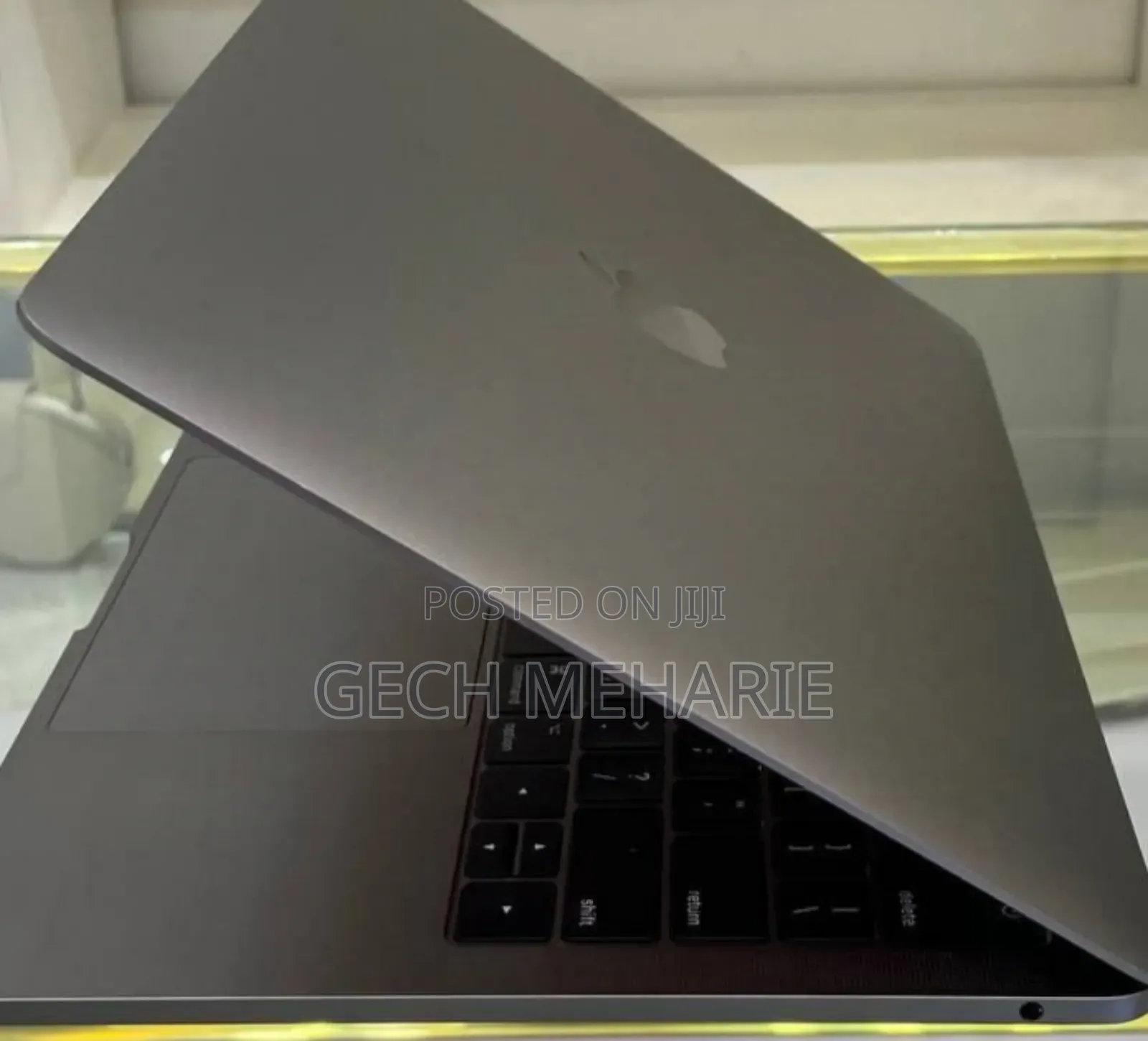 New Laptop Apple MacBook Pro 2017 8GB Intel Core I5 SSD 512GB