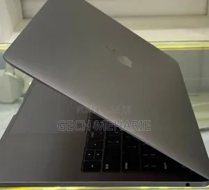 New Laptop Apple MacBook Pro 2017 8GB Intel Core I5 SSD 512GB