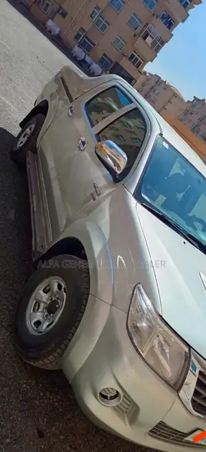 Toyota Hilux 2011 Silver