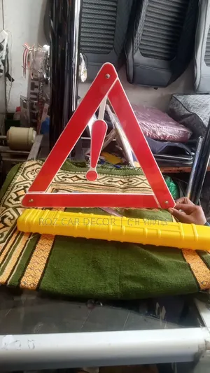 Car Triangle Reflector | የመኪና ሶስት ማዕዘን አንፀባራቂ