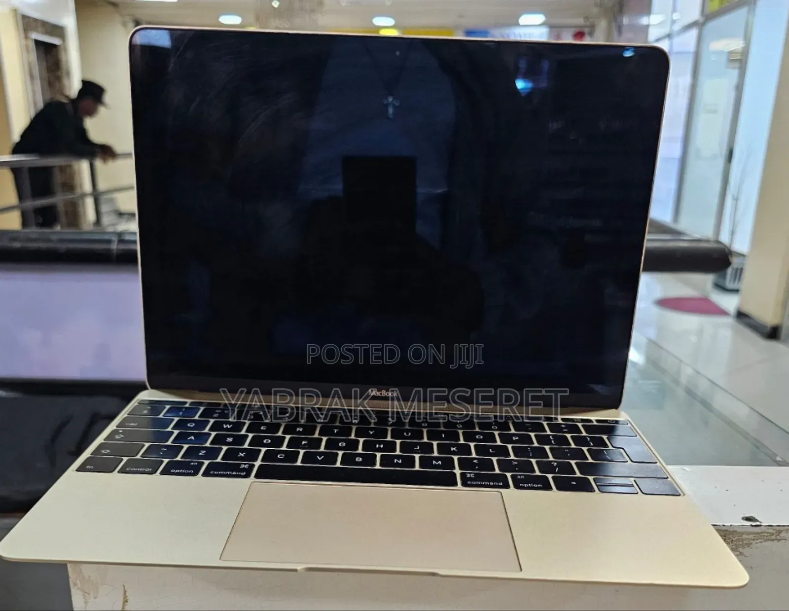 New Laptop Apple MacBook Pro 2015 8GB SSD 256GB