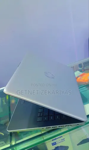 New Laptop HP 8GB AMD A4 SSD 256GB