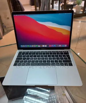 Photo - New Laptop Apple MacBook Air 2019 8GB Intel Core I5 SSD 128GB