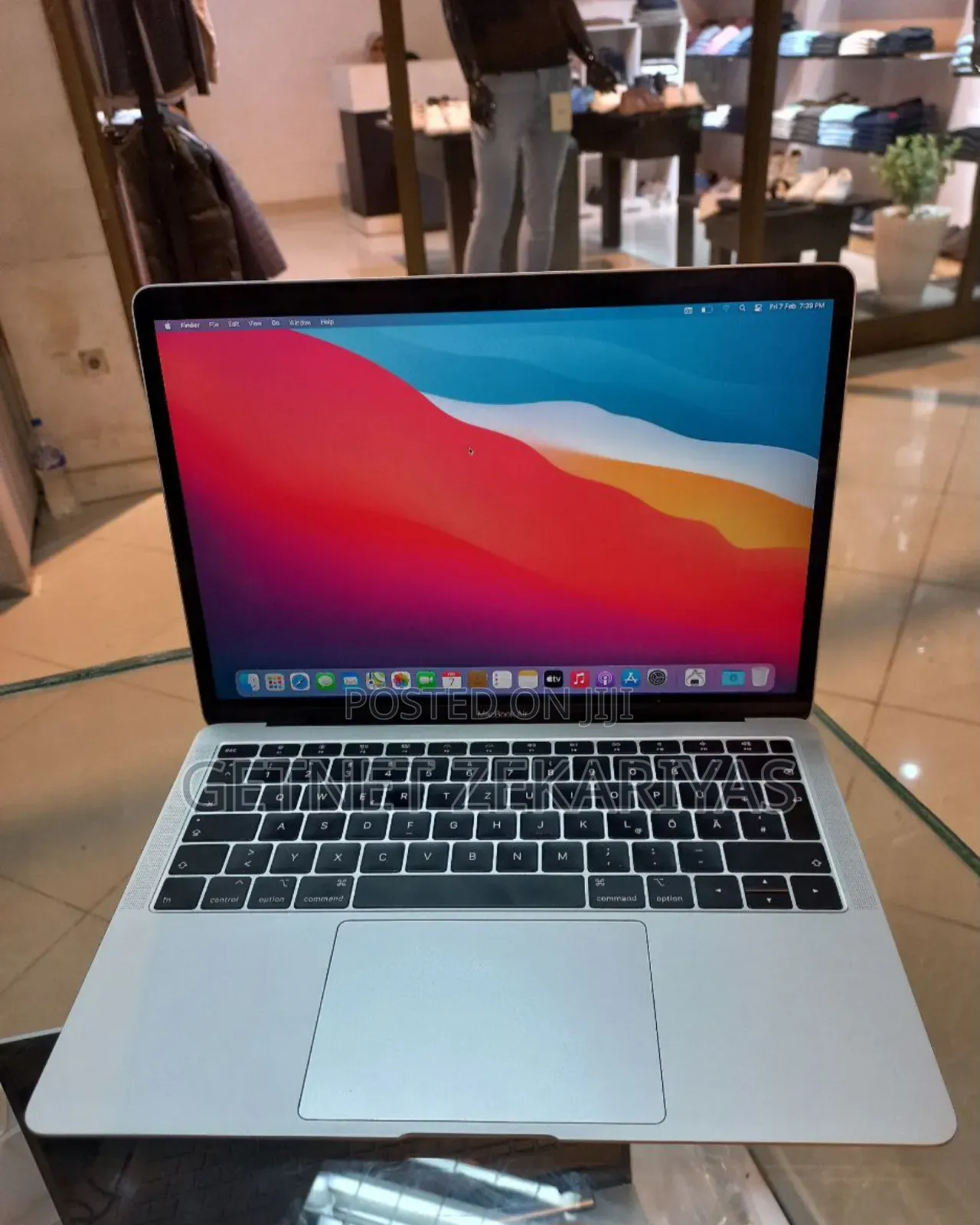 New Laptop Apple MacBook Air 2019 8GB Intel Core I5 SSD 128GB