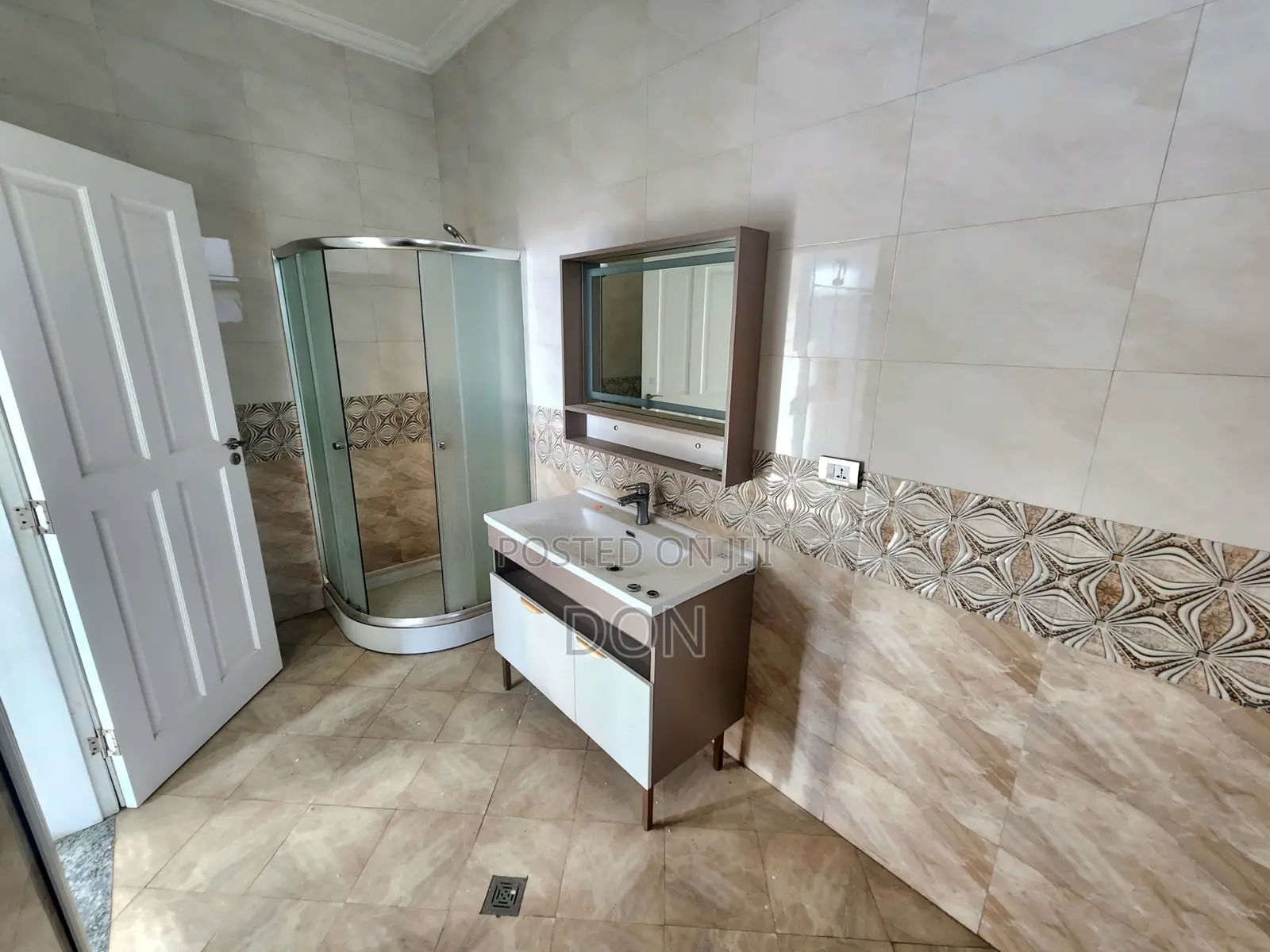 11bdrm Mansion in Summit, Bole for rent
