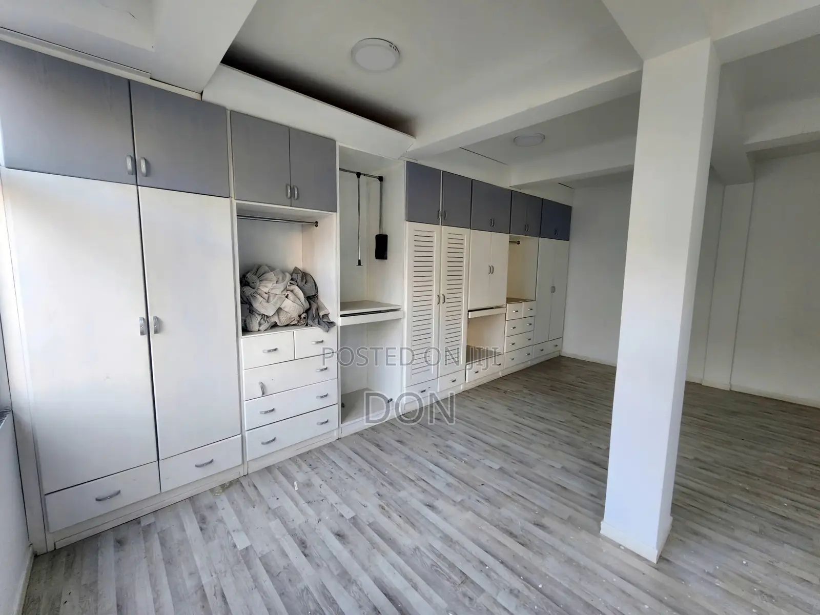 11bdrm Mansion in Summit, Bole for rent