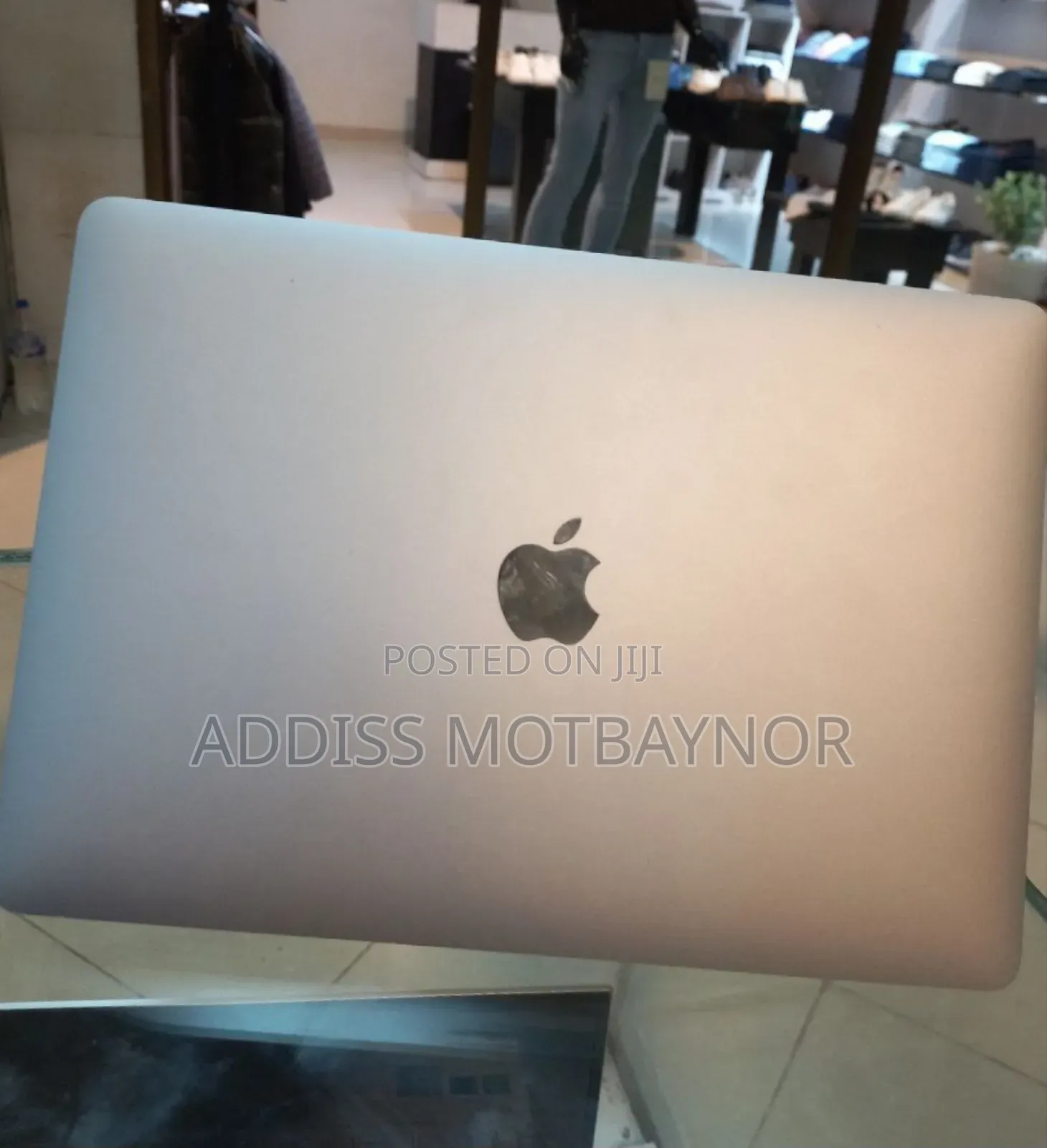 New Laptop Apple MacBook Pro 2019 8GB Intel Core I7 SSD 128GB