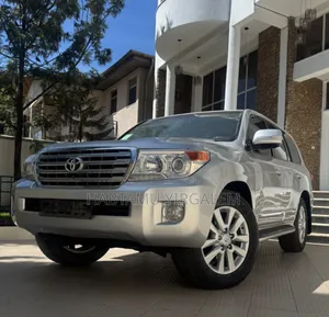 Photo - Toyota Land Cruiser 2014 Silver