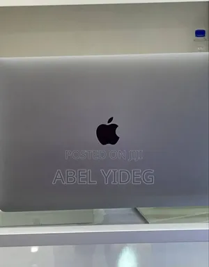 New Laptop Apple MacBook Pro 2017 8GB Intel Core I5 SSD 512GB