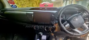 Toyota Hilux 2018 White