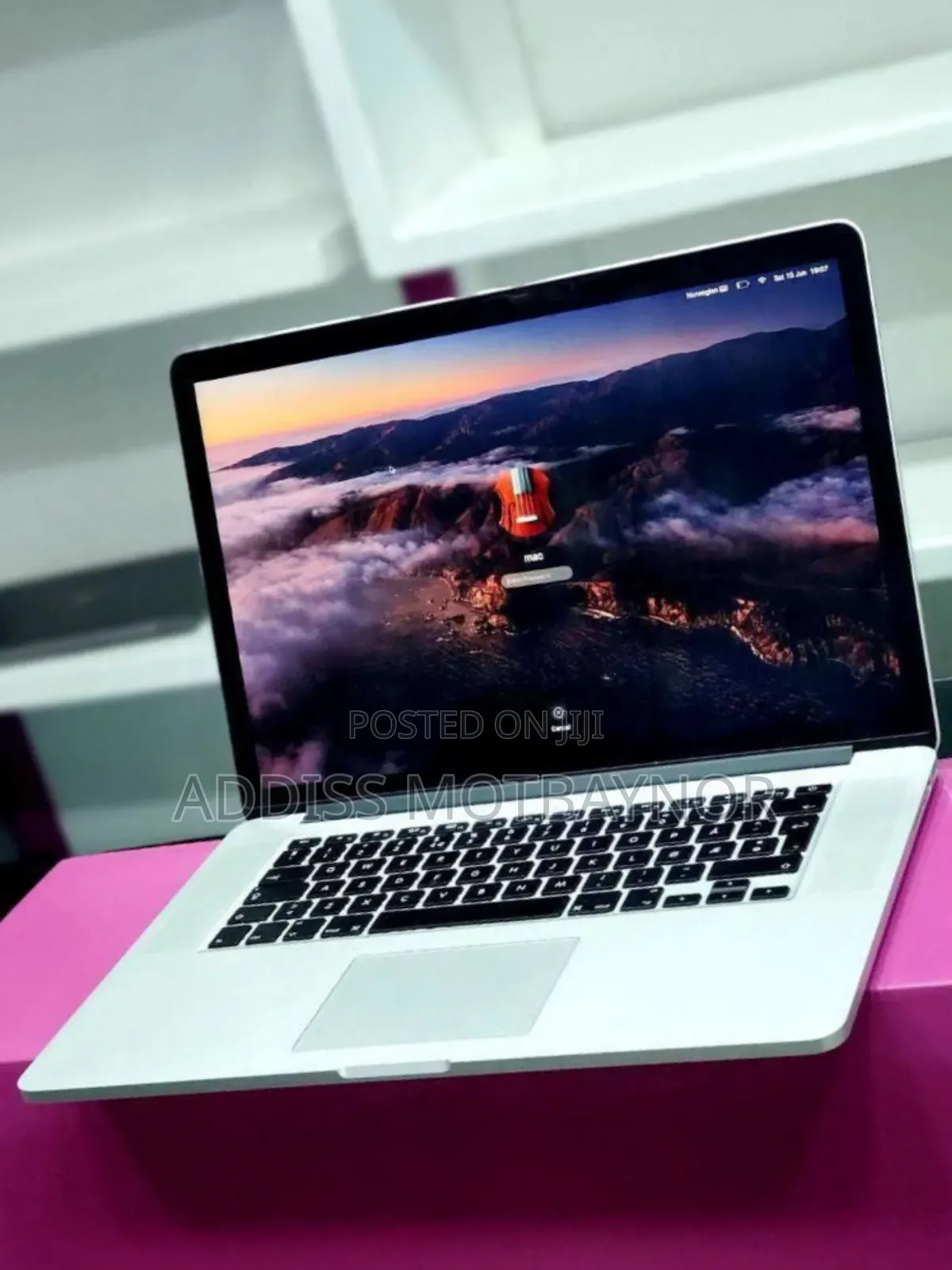 New Laptop Apple MacBook Pro 2017 16GB Intel Core I5 SSD 512GB