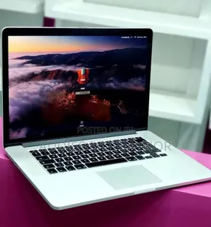 New Laptop Apple MacBook Pro 2017 16GB Intel Core I5 SSD 512GB