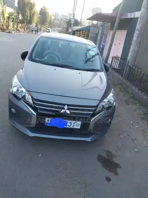 Mitsubishi Attrage 2022 Gray