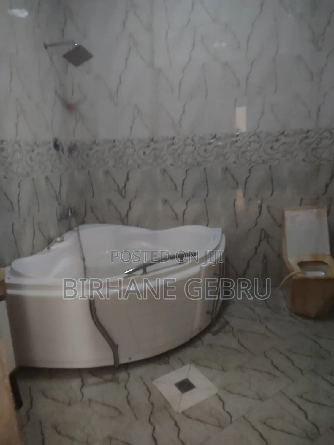 5bdrm Villa in Villa House, Bole for rent