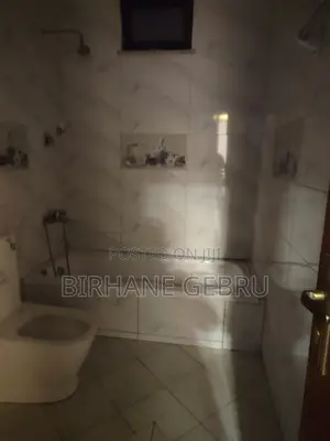 5bdrm Villa in Villa House, Bole for rent