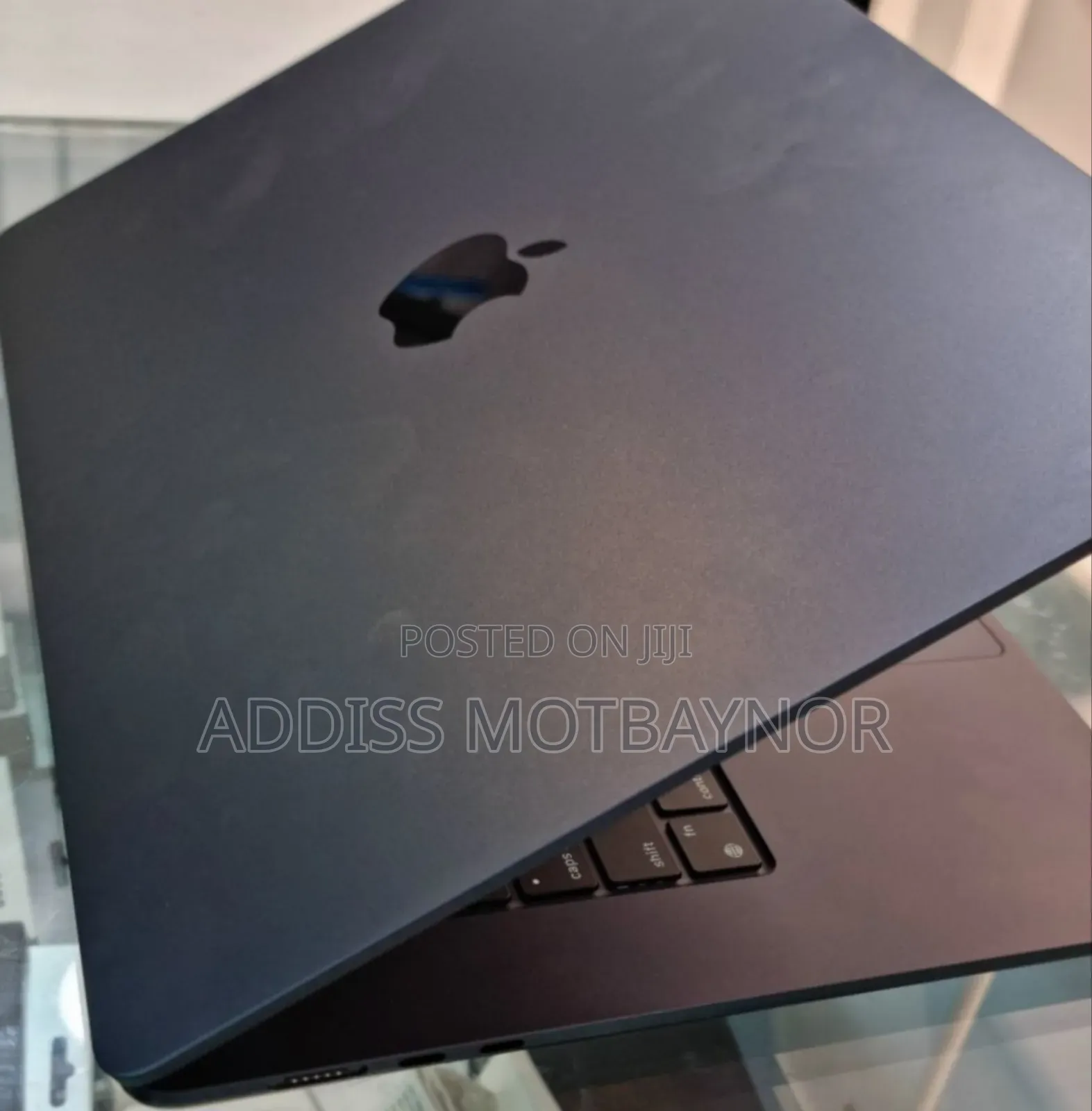 New Laptop Apple MacBook Air 2020 M1 8GB Intel Core M3 SSD 512GB