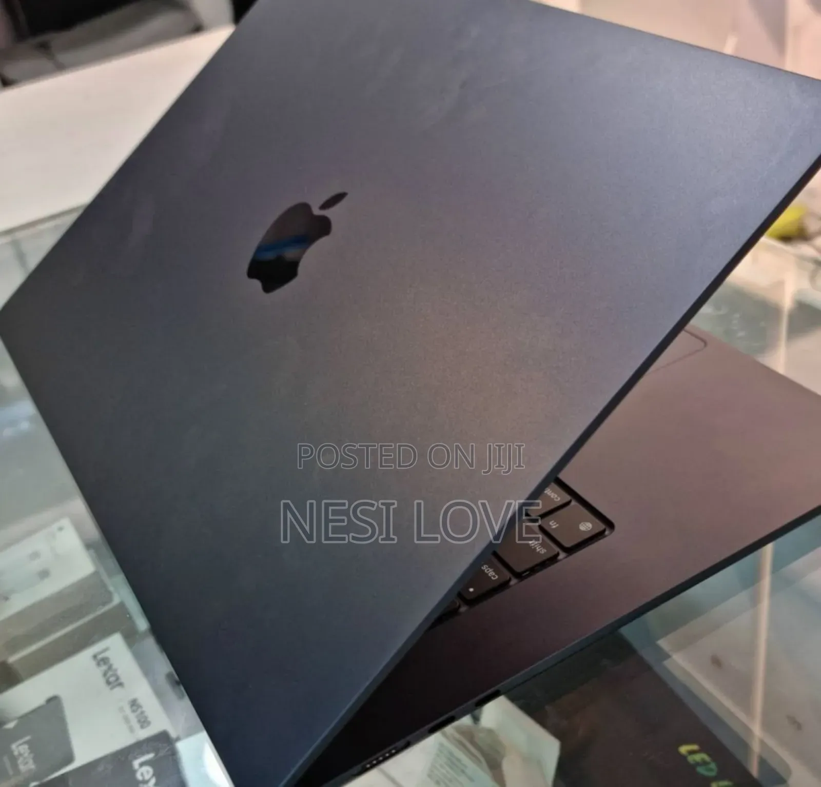 New Laptop Apple MacBook Air 2024 M3 15-Inch 8GB SSD 256GB