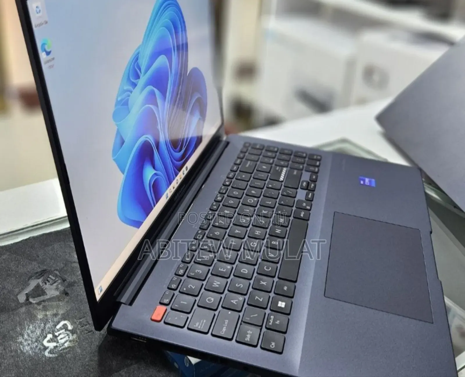 New Laptop Asus Vivobook 16 16GB Intel Core I7 SSD 512GB