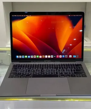 Photo - New Laptop Apple MacBook Pro 2017 8GB Intel Core I5 SSD 512GB