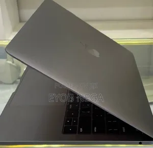 New Laptop Apple MacBook Pro 2017 8GB Intel Core I5 SSD 512GB