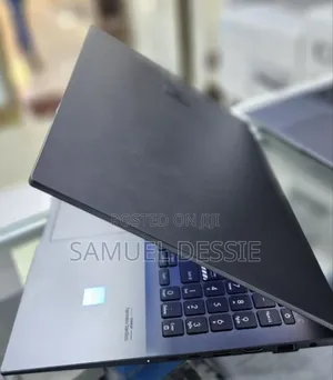 New Laptop Asus Vivobook 16 16GB Intel Core I7 SSD 512GB