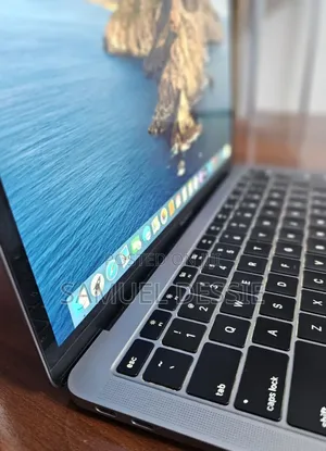 Photo - New Laptop Apple MacBook Air 2019 8GB Intel Core I5 SSD 128GB