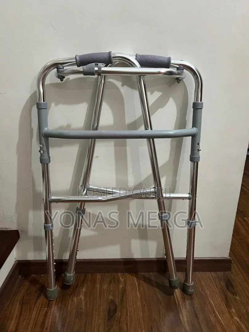 Walker茨anti-Rust Antibacterial€~Walker♤0person,4-Foot Crutch