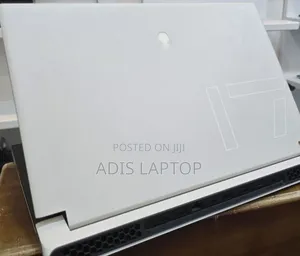 New Laptop Alienware M17x R2 32GB Intel Core I7 SSD 1T