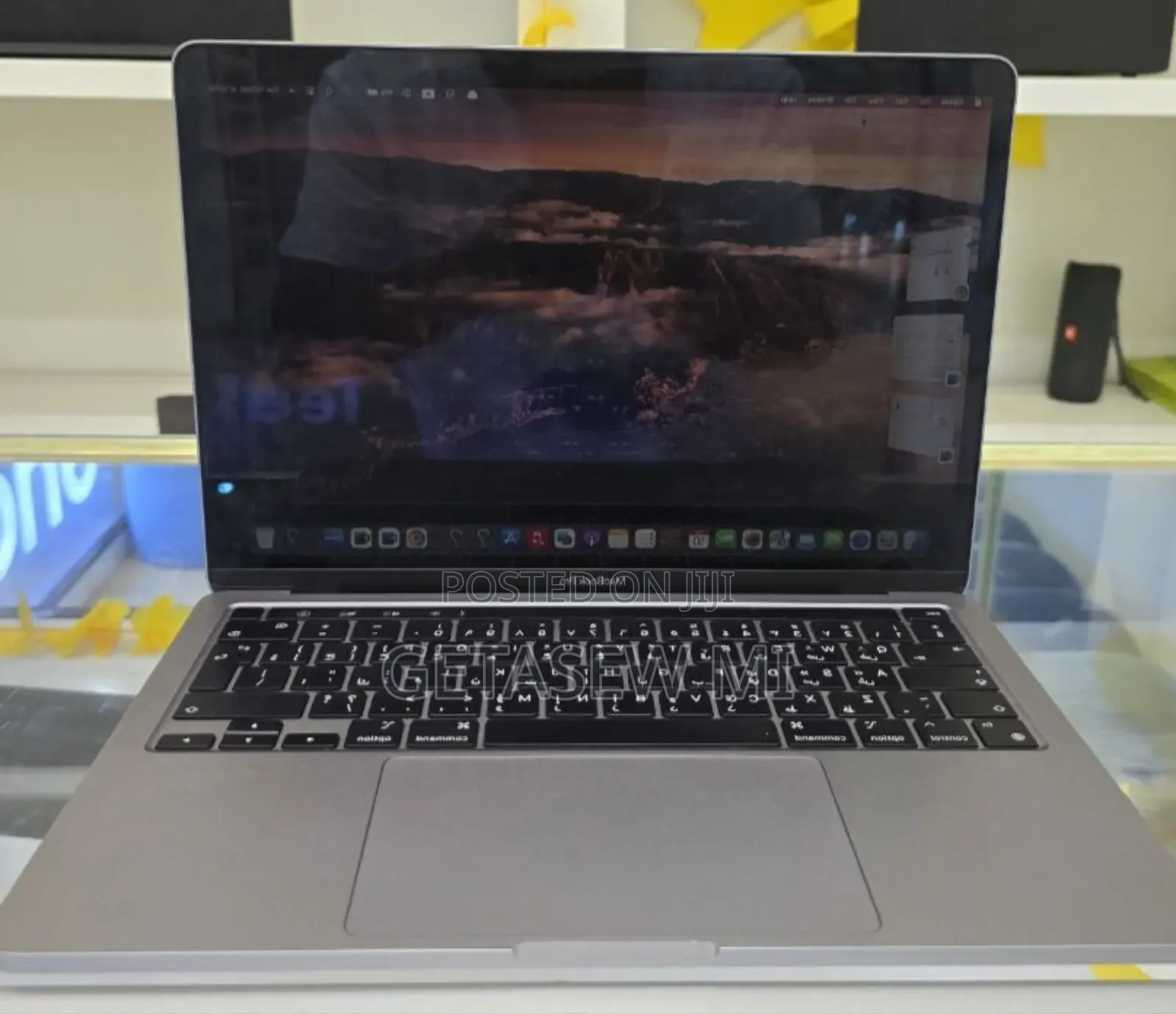 New Laptop Apple MacBook Pro M1 8GB Apple M1 Pro SSD 256GB
