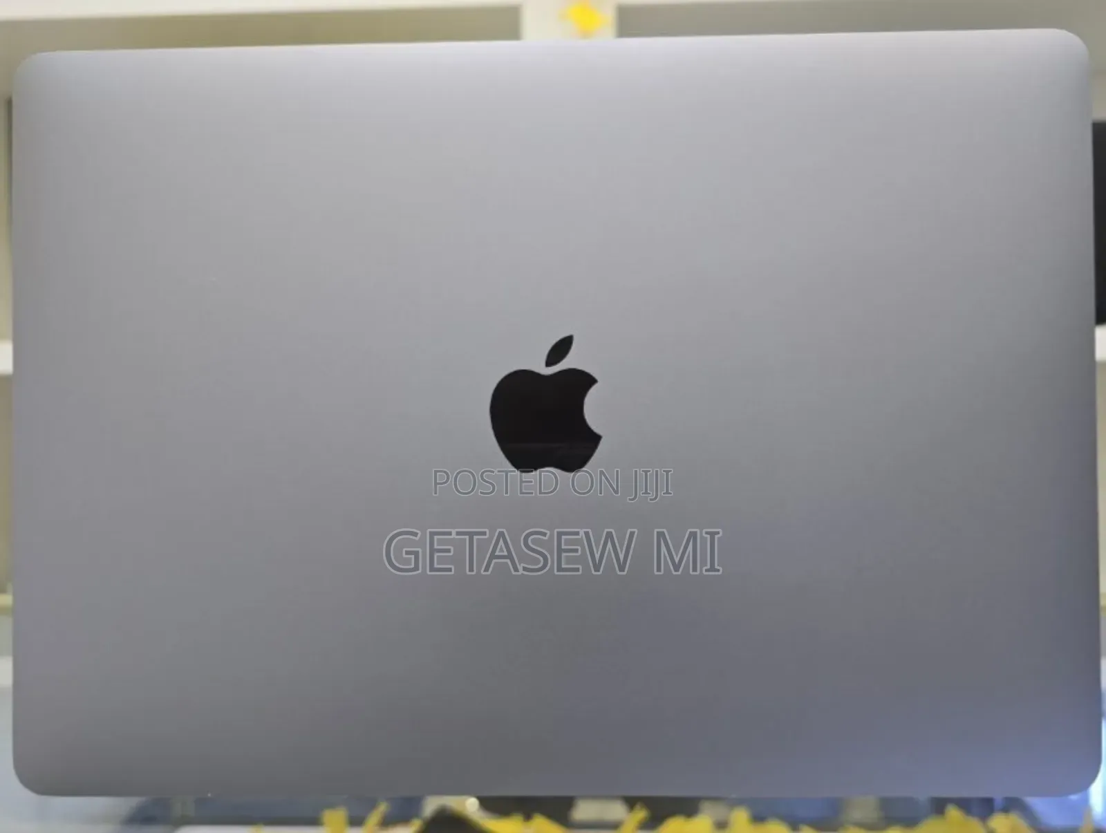 New Laptop Apple MacBook Pro M1 8GB Apple M1 Pro SSD 256GB