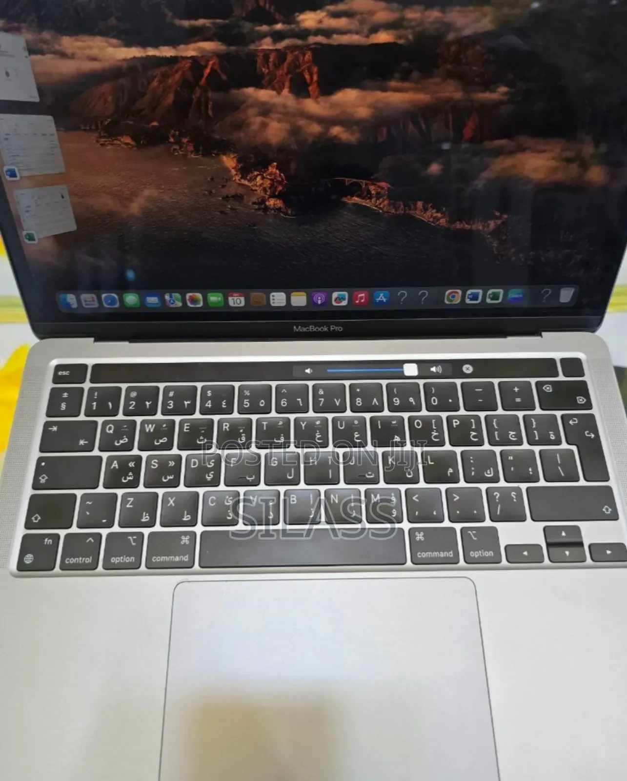 New Laptop Apple MacBook Pro 2020 M1 8GB Apple M1 Pro SSD 256GB