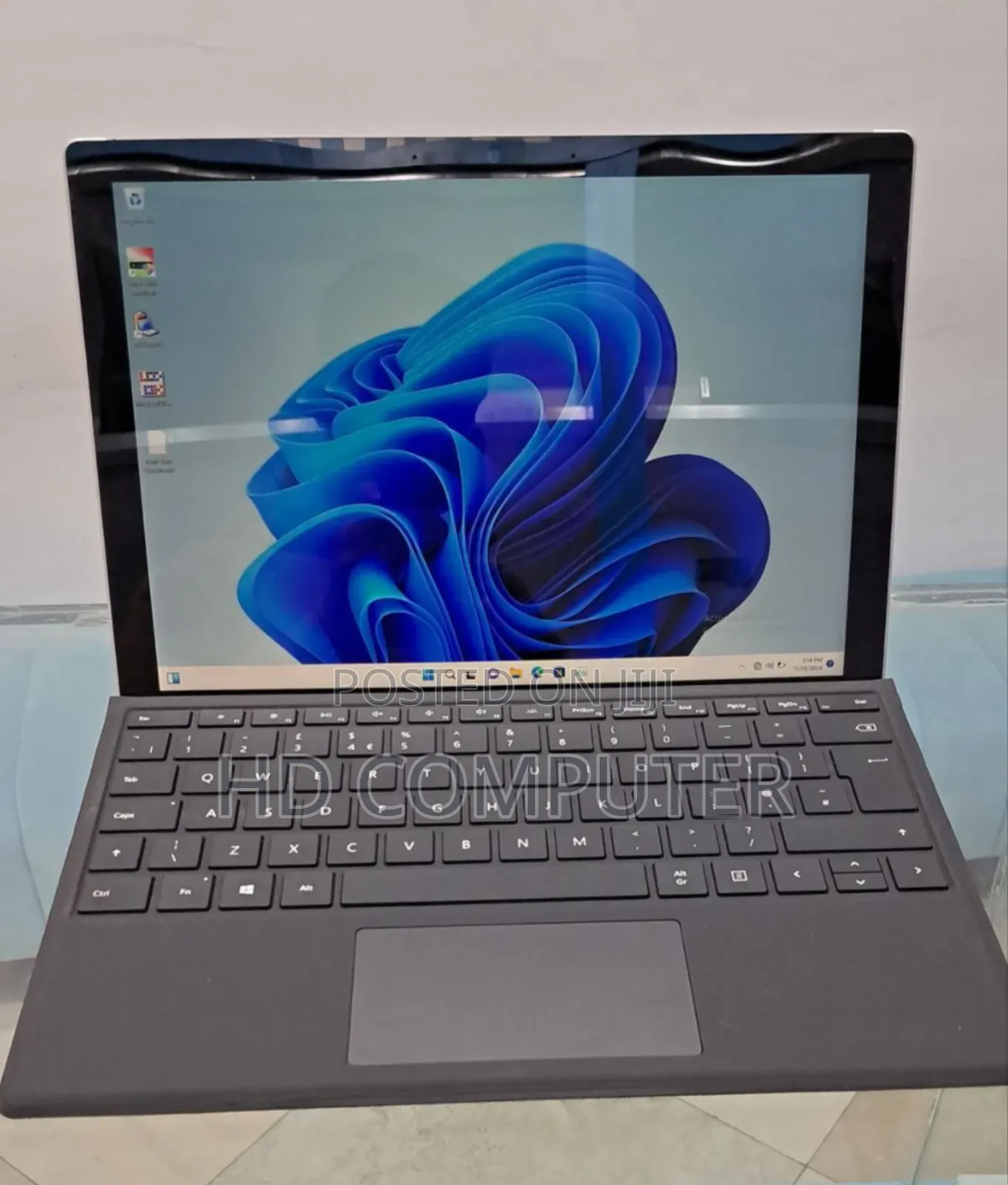 New Laptop Microsoft Surface 8GB Intel Core I5 SSD 256GB