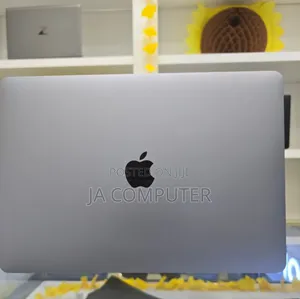 New Laptop Apple MacBook Pro 2020 M1 8GB Apple M1 Pro SSD 256GB