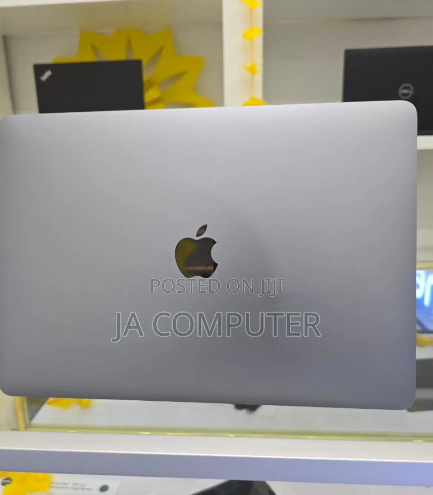 New Laptop Apple MacBook Pro 2020 M1 8GB Apple M1 Pro SSD 256GB