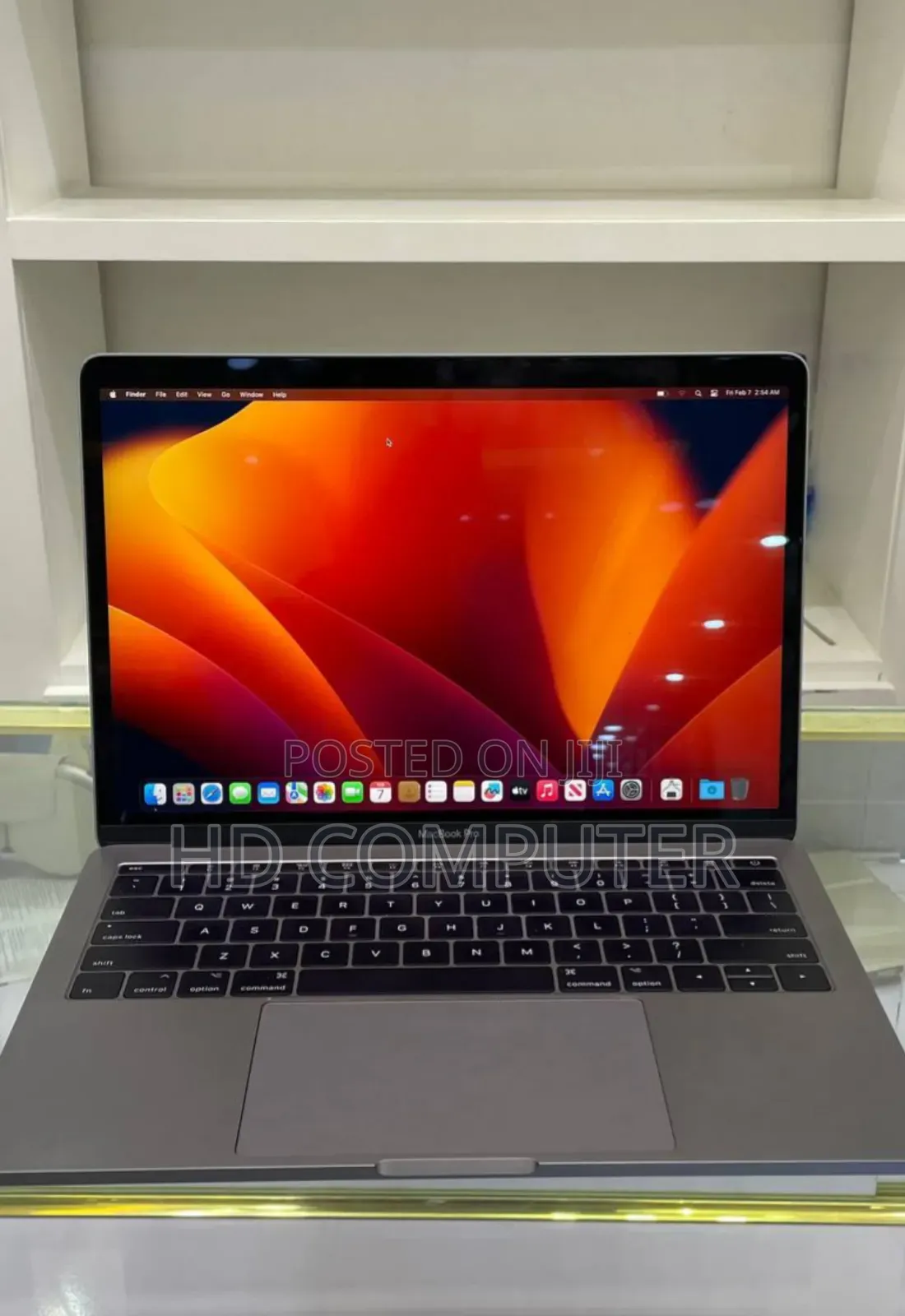 New Laptop Apple MacBook Pro 2017 8GB Intel Core I5 SSD 256GB