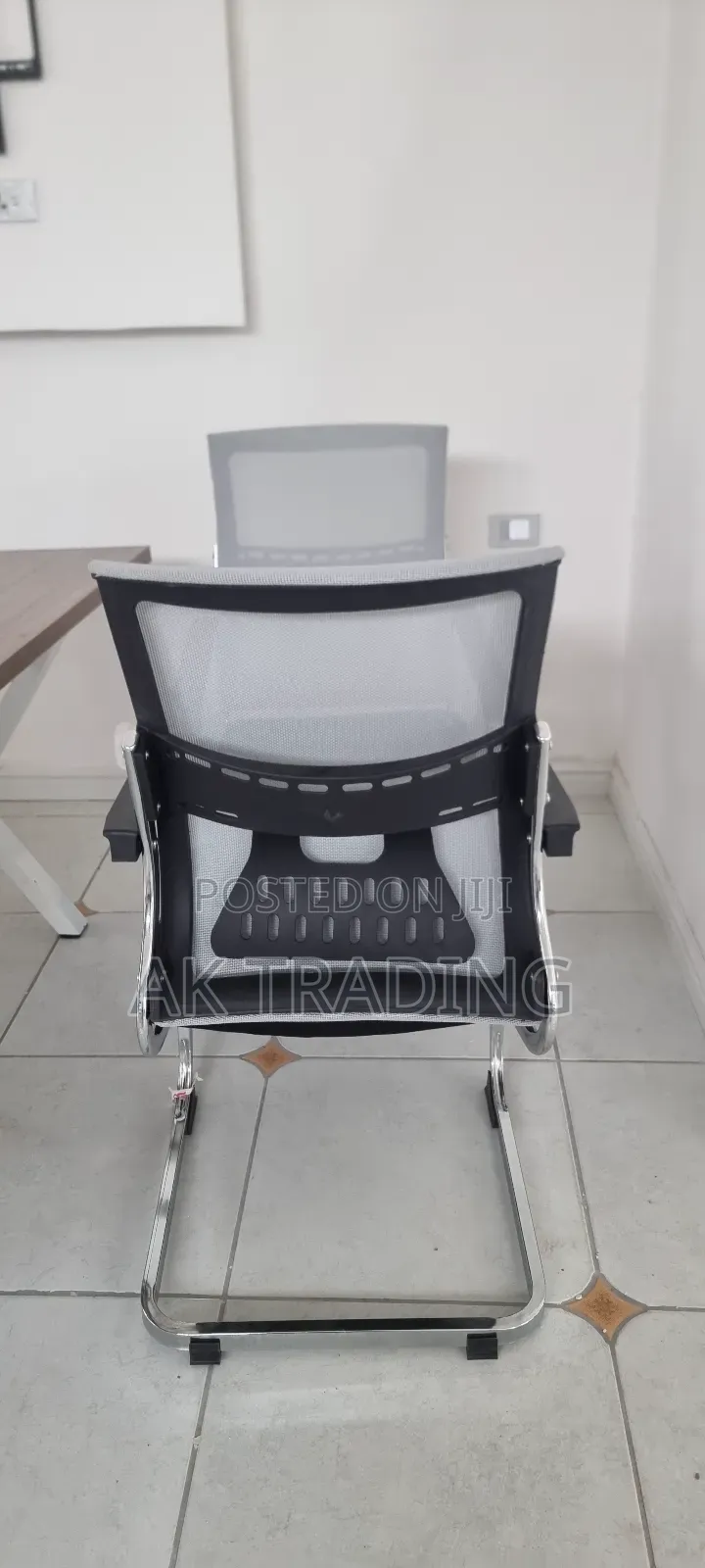 Office Guests Chair (W B Color)