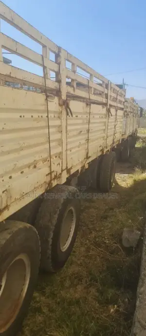 Iveco ባላቶኒ ከነተሳቢው
•2017
•88 ሽ ታርጋ
•26 ሽ ታርጋ ተሳቢ
•350,000 Km