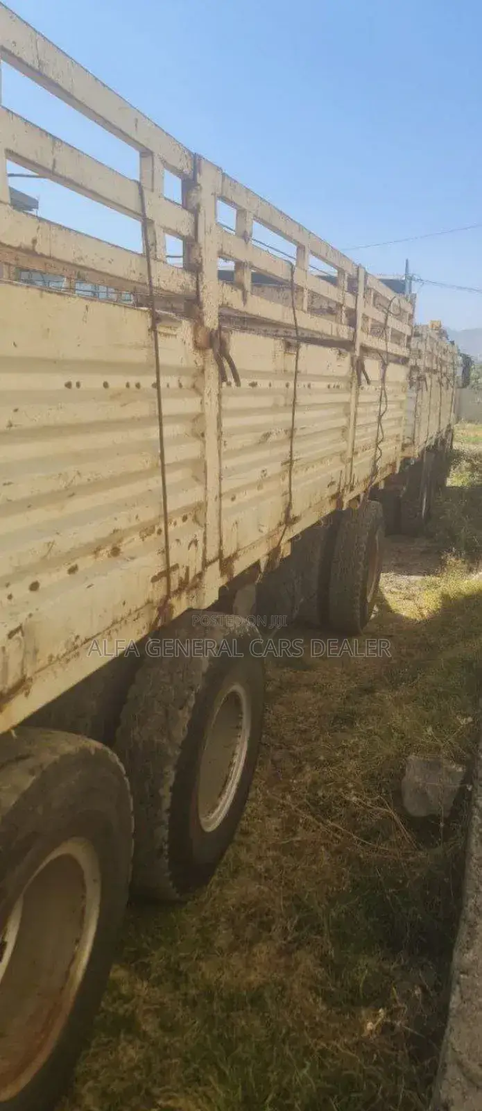 Iveco ባላቶኒ ከነተሳቢው
•2017
•88 ሽ ታርጋ
•26 ሽ ታርጋ ተሳቢ
•350,000 Km