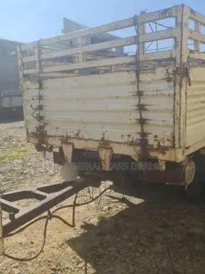 Iveco ባላቶኒ ከነተሳቢው
•2017
•88 ሽ ታርጋ
•26 ሽ ታርጋ ተሳቢ
•350,000 Km