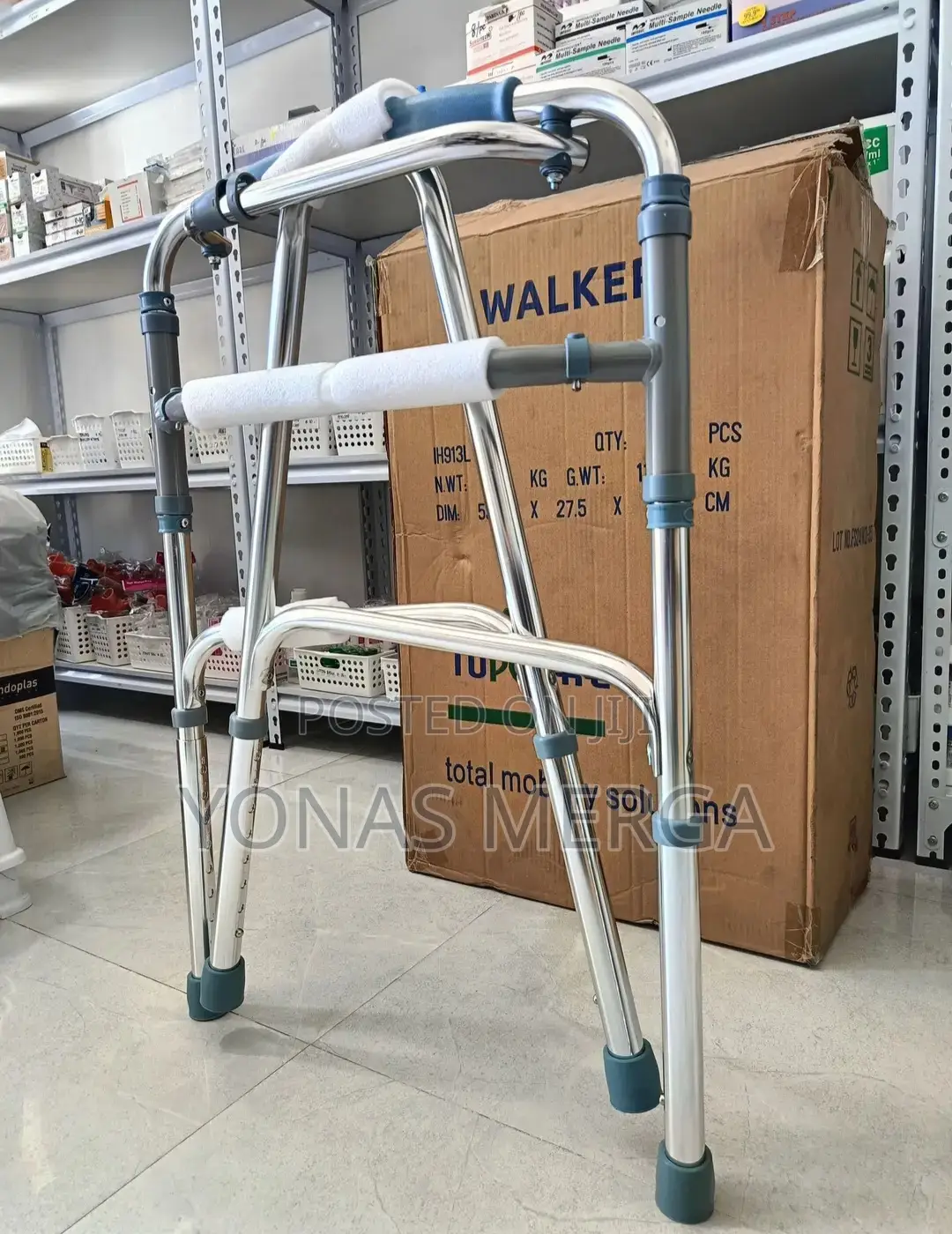 ባለ አራት እግር መራመጃ Walker