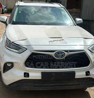 Photo - New Toyota Highlander Limited FWD 2023 White