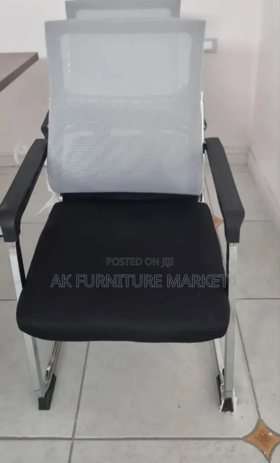 Guests Chair ነጭ